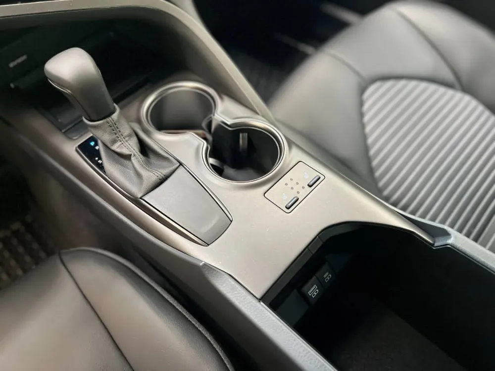 2022 Toyota Camry SE FWD Celestial Silver 10